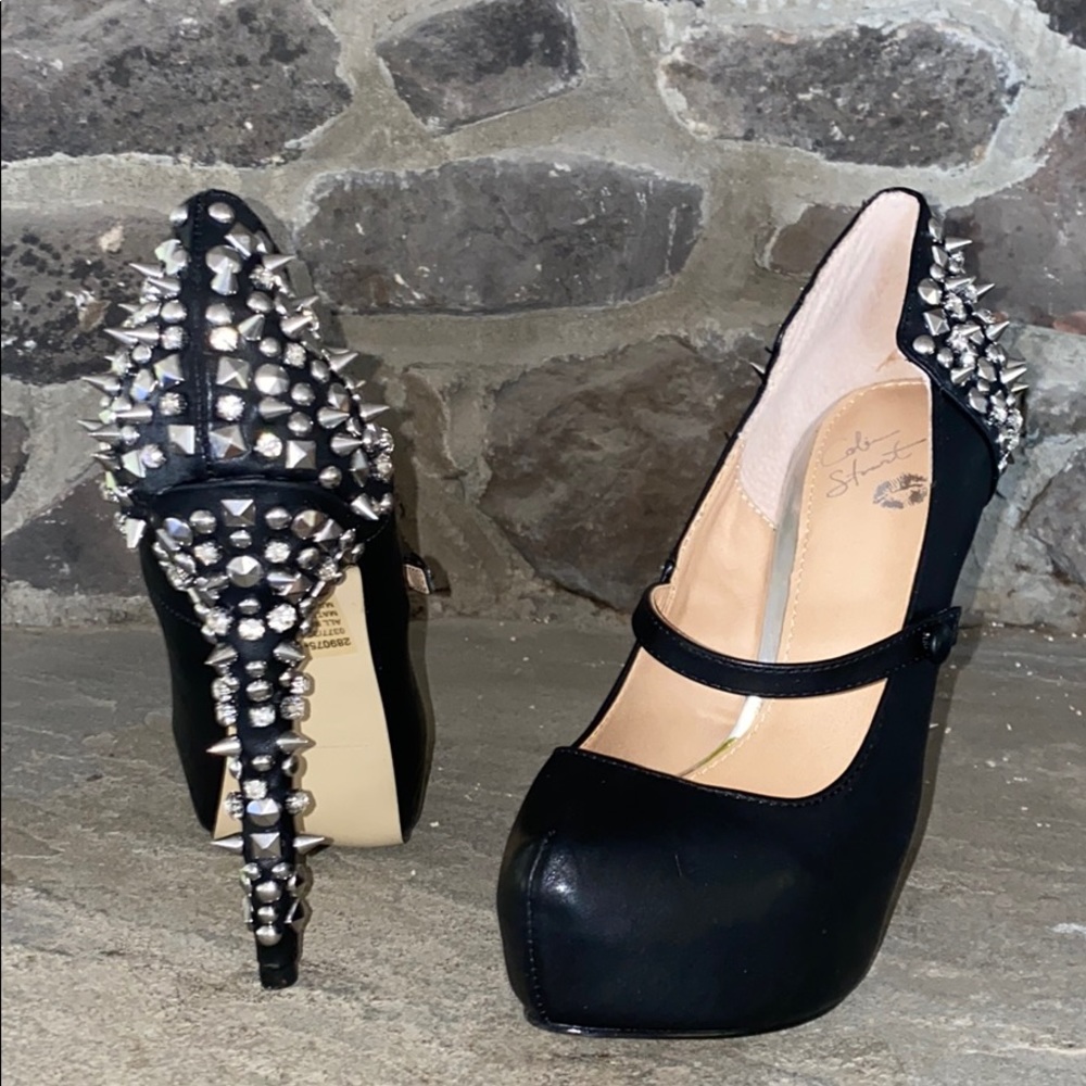 Colin Stuart heels